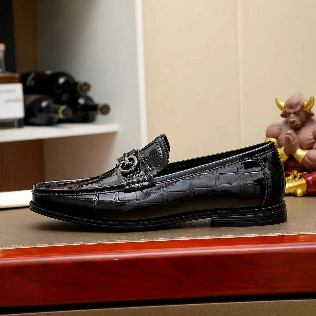 Men's shoes 250 🕷🕷🐂【Ferragamo】Ferragamo Popular fashionable casual shoes🇨🇳Official website counter 1:1 production, original mold opening💯Good quality can be seen, imported high-end first-layer pebbled calfskin, water-dyed🐂leather lining🌿very clear texture, high-quality waterproof, non-slip and wear-resistant outsole🎋high quality and low price, truly handmade🍓, color optional! Code number 38-44 (45. To be customized)